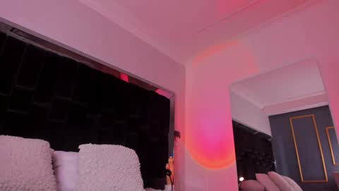zoevidal_ online show from December 29, 2024, 11:50 am