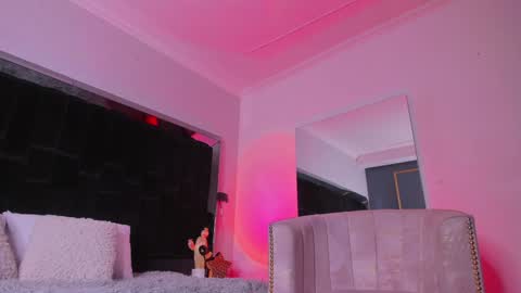 zoevidal_ online show from January 13, 2025, 11:52 am