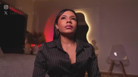 zoevidal_ online show from February 1, 2026, 12:04 pm