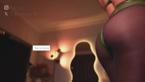 zoevidal_ online show from February 23, 2026, 12:02 pm