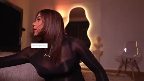 Snapshot of zoevidal_ chatting on June 10, 2026, 12:04 pm zoevidal_ online show from June 10, 2026, 12:04 pm