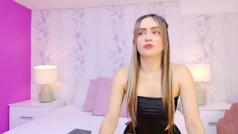ZoeWilliis online show from September 30, 2025, 12:43 pm