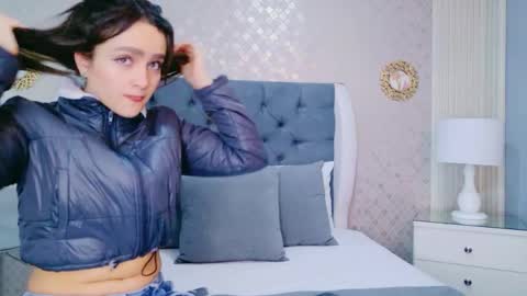 ZoeWilliis online show from June 5, 2026, 12:22 pm