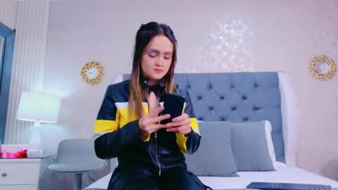 ZoeWilliis online show from June 19, 2026, 11:14 am