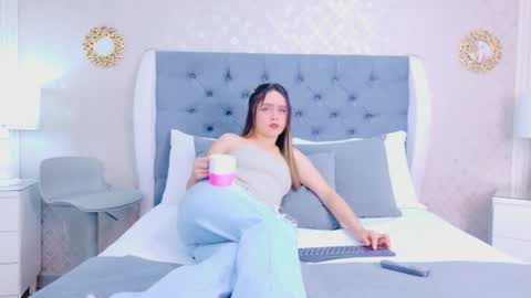 ZoeWilliis online show from June 22, 2026, 11:07 am