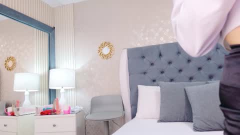 ZoeWilliis online show from June 24, 2026, 11:20 am