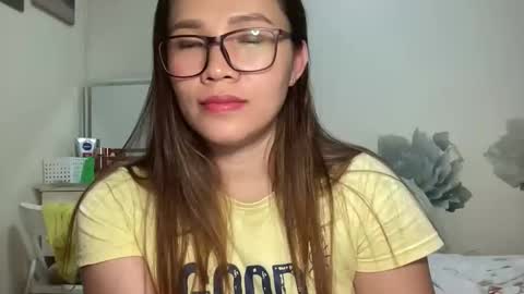 zoey_foryou online show from May 23, 2026, 1:26 pm
