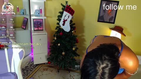zoey fox  online show from December 29, 2024, 3:00 am