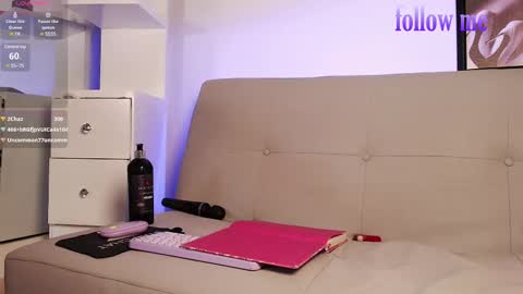 Snapshot of zoey_fox_ chatting on February 10, 2025, 12:19 am zoey fox  online show from February 10, 2025, 12:19 am