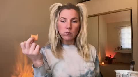 Snapshot of zoeydanner chatting on January 21, 2025, 7:06 pm Zoeydanner online show from January 21, 2025, 7:06 pm