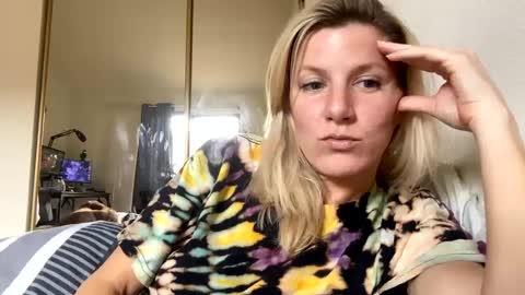 Snapshot of zoeydanner chatting on January 22, 2025, 5:17 pm Zoeydanner online show from January 22, 2025, 5:17 pm