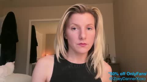 Snapshot of zoeydanner chatting on February 6, 2025, 1:16 am Zoeydanner online show from February 6, 2025, 1:16 am