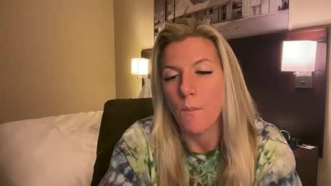 Zoeydanner online show from January 15, 2026, 4:11 pm