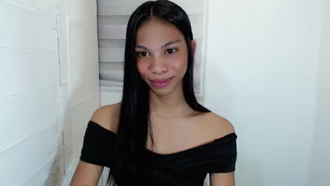 zoey online show from February 22, 2025, 1:24 pm