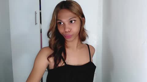 Snapshot of zoeygorgeous19 chatting on October 9, 2025, 10:24 am zoey online show from October 9, 2025, 10:24 am