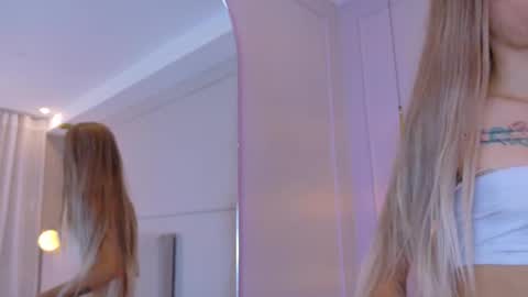 Zoey online show from May 2, 2026, 11:59 am