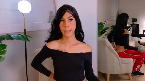 Zoey online show from June 8, 2026, 12:05 pm
