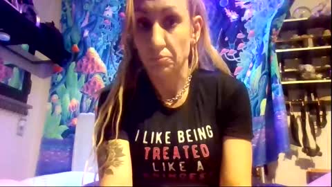 Snapshot of zoeyportland chatting on October 9, 2025, 12:03 pm Zoey Portland online show from October 9, 2025, 12:03 pm