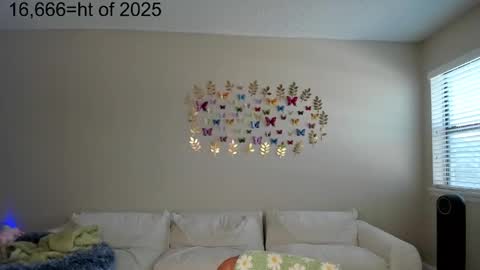 Snapshot of zoiebutterfly chatting on October 16, 2025, 9:16 pm Zoie online show from October 16, 2025, 9:16 pm