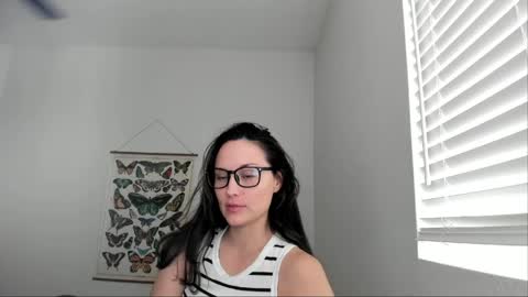 Snapshot of zoiebutterfly chatting on May 16, 2026, 7:34 pm Zoie online show from May 16, 2026, 7:34 pm