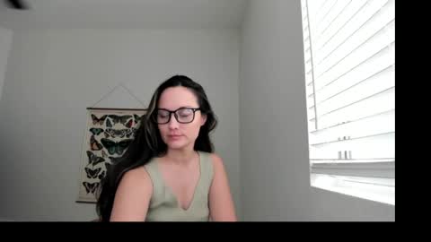 Snapshot of zoiebutterfly chatting on May 18, 2026, 8:36 pm Zoie online show from May 18, 2026, 8:36 pm