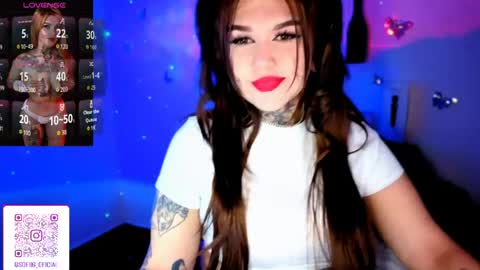 Zoee  online show from May 7, 2026, 8:42 am