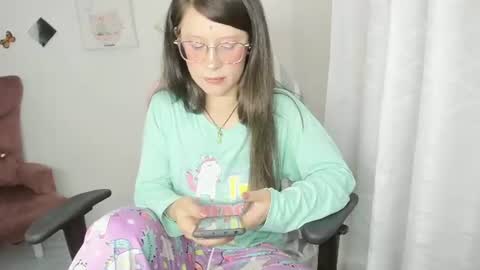 Alicie online show from June 10, 2026, 5:28 am