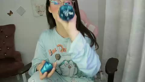 Snapshot of zooeybelair chatting on June 26, 2026, 4:17 am Alicie online show from June 26, 2026, 4:17 am