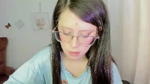 Snapshot of zooeybelair chatting on June 26, 2026, 4:44 pm Alicie online show from June 26, 2026, 4:44 pm