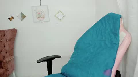 Snapshot of zooeybelair chatting on July 20, 2026, 4:05 am Alicie online show from July 20, 2026, 4:05 am