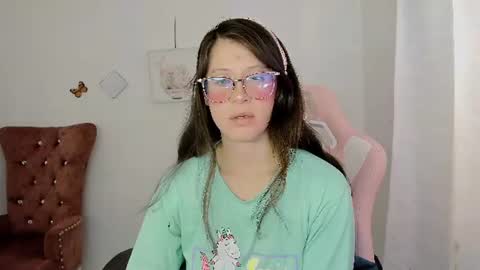 Snapshot of zooeybelair chatting on July 22, 2026, 3:26 pm Alicie online show from July 22, 2026, 3:26 pm