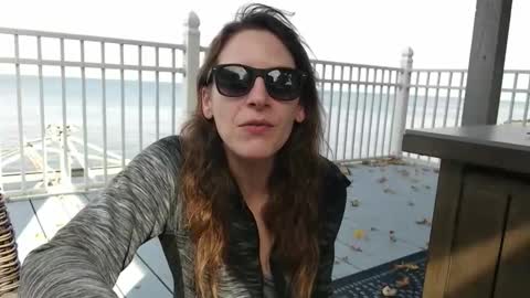 Snapshot of zooeylander chatting on October 18, 2025, 5:46 pm Zooeylander online show from October 18, 2025, 5:46 pm