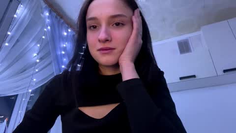 Lisa online show from December 22, 2025, 8:17 pm