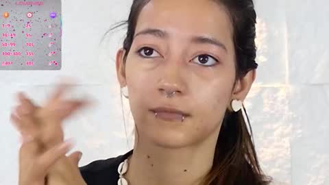 Violeta online show from November 26, 2025, 1:23 pm