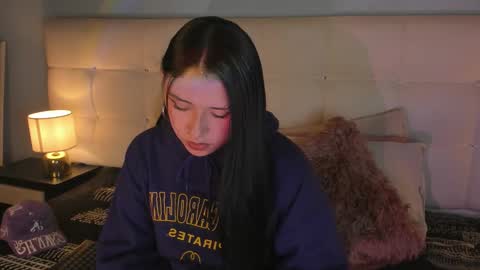 Snapshot of zowi_hottiee chatting on September 25, 2025, 2:37 am cintya kors online show from September 25, 2025, 2:37 am