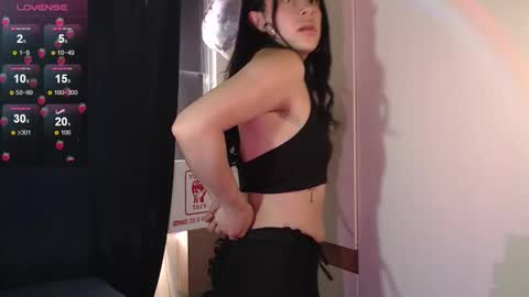 Snapshot of zowi_hottiee chatting on October 23, 2025, 7:12 pm cintya kors online show from October 23, 2025, 7:12 pm