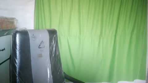 zoyakhan803 online show from February 12, 2025, 12:12 pm