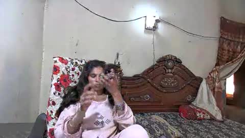 zoyakhan803 online show from May 8, 2026, 5:46 am