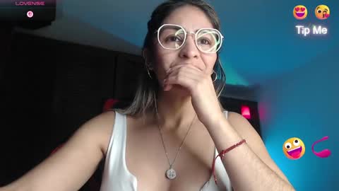 Zulay  online show from May 4, 2026, 7:43 pm