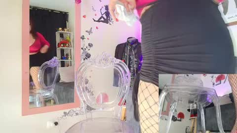 zully_green online show from May 31, 2026, 4:20 am