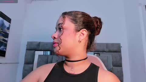 Snapshot of zulyjones chatting on September 24, 2025, 12:08 pm Zuly online show from September 24, 2025, 12:08 pm