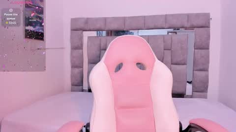 Snapshot of zulyjones chatting on September 25, 2025, 11:58 am Zuly online show from September 25, 2025, 11:58 am