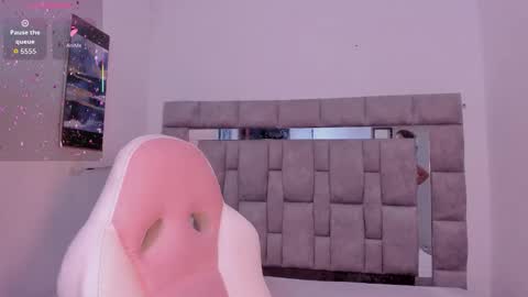 Snapshot of zulyjones chatting on September 29, 2025, 12:10 pm Zuly online show from September 29, 2025, 12:10 pm