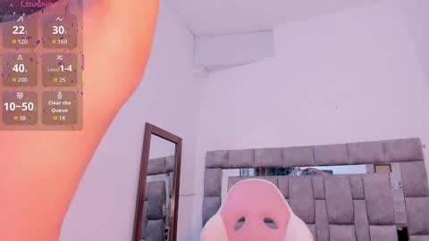 Snapshot of zulyjones chatting on October 7, 2025, 11:51 am Zuly online show from October 7, 2025, 11:51 am