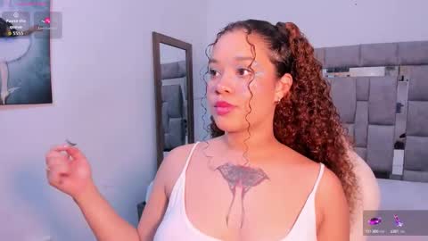 Snapshot of zulyjones chatting on October 9, 2025, 7:23 pm Zuly online show from October 9, 2025, 7:23 pm