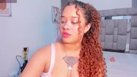 Snapshot of zulyjones chatting on November 7, 2025, 7:14 pm Zuly online show from November 7, 2025, 7:14 pm