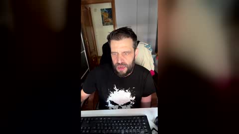 zurdineno online show from May 11, 2026, 9:37 am