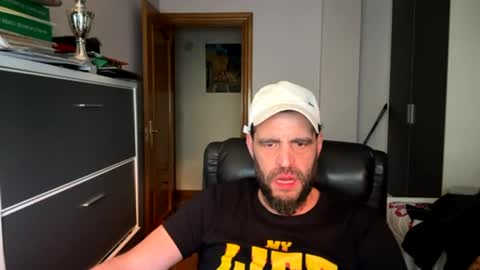 zurdineno online show from June 25, 2026, 5:12 am