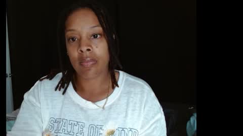 Snapshot of zuriluxe45 chatting on September 17, 2025, 4:52 pm zuriluxe45 online show from September 17, 2025, 4:52 pm