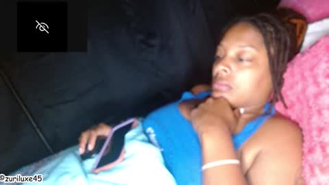 Snapshot of zuriluxe45 chatting on September 27, 2025, 6:29 am zuriluxe45 online show from September 27, 2025, 6:29 am